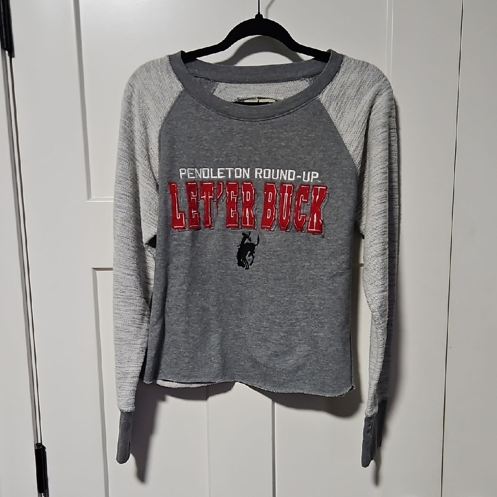 Womens "Let'er Buck" Pendleton Round-Up cropped Sweatshirt, size medium